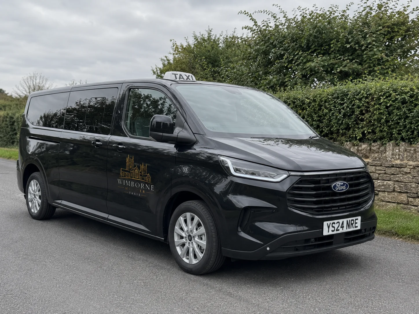9-seater Wimborne Minster taxi